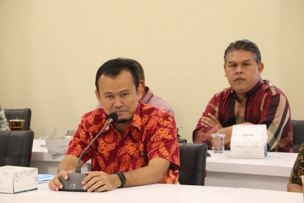 3 4+Wakil+Ketua+Komisi+D+DPRD+Jawa+Tengah+Hadi+Santoso