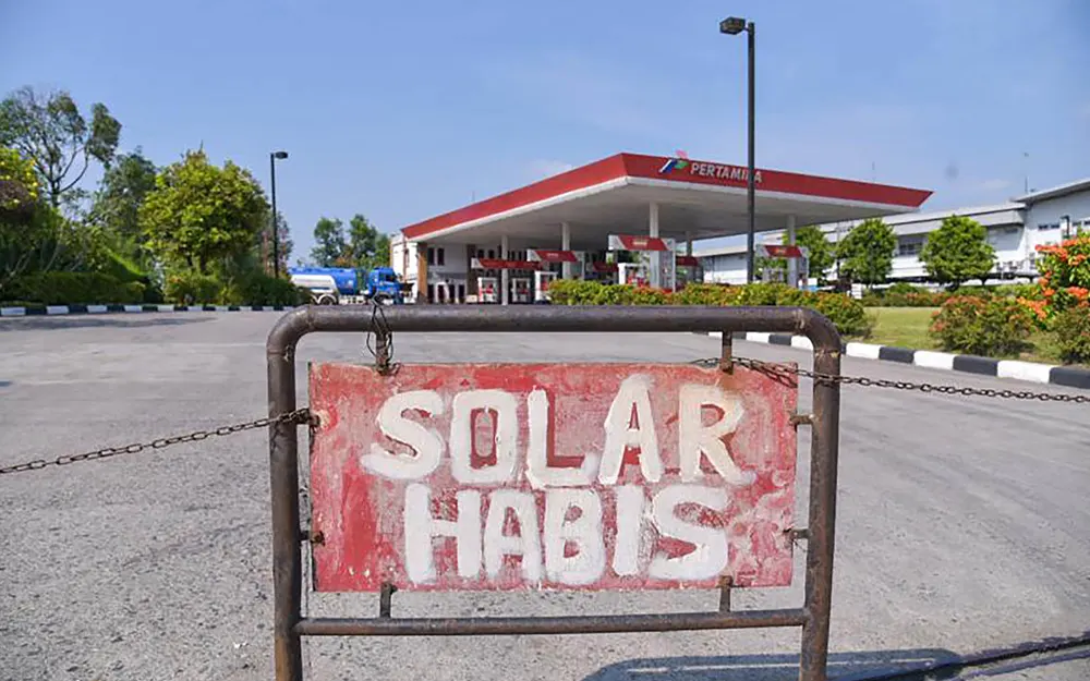 Solar langka di jateng sopir truk mengeluh